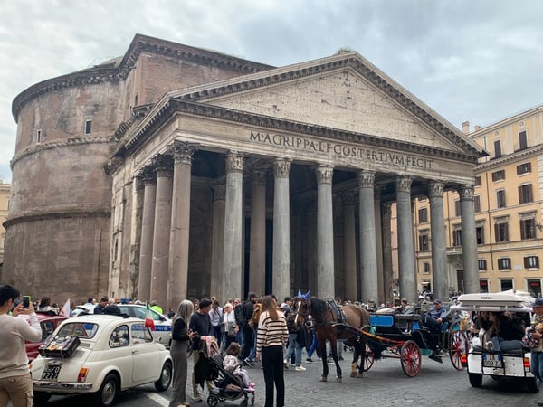 Piazza della Rotonda — a traveler's photo spot in Rome