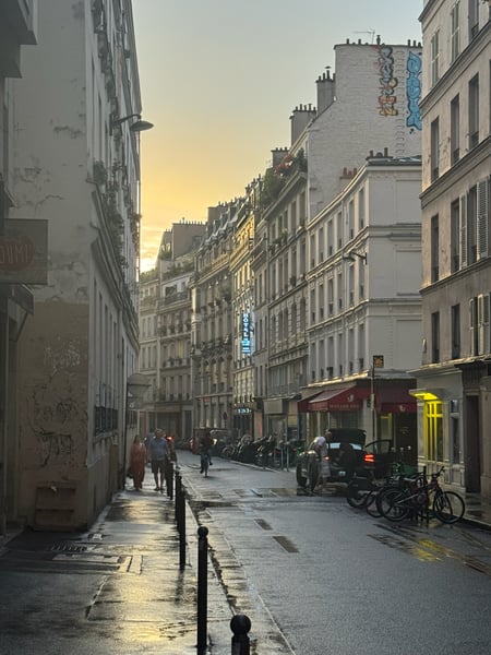 A traveler's photo spot in Paris